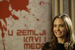 Angelina viene de debutar como directora con la cinta "In the Land of Blood and Honey"